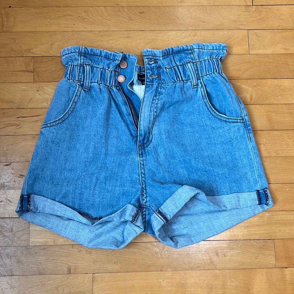 Nordstrom high waisted jean shorts size 27